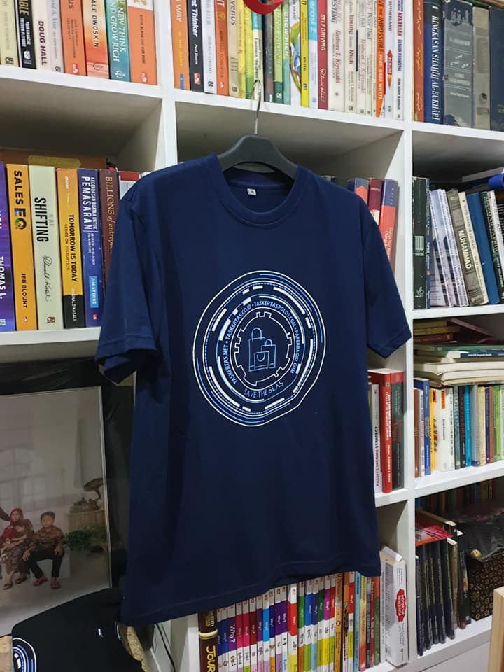 kaos biru dongker